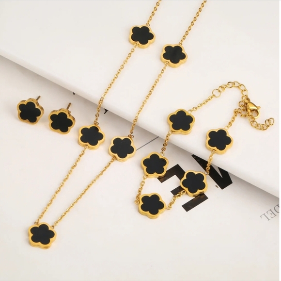 NIB Louise Carter Olivia Black Clover Luxe Set Earrings, Bracelette And Necklace - Picture 1 of 3